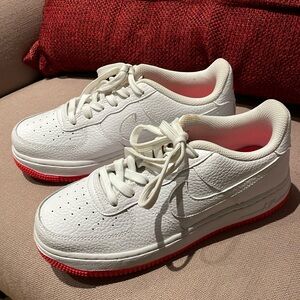 Nike Air Force Women’s size 4Y white and hot pink